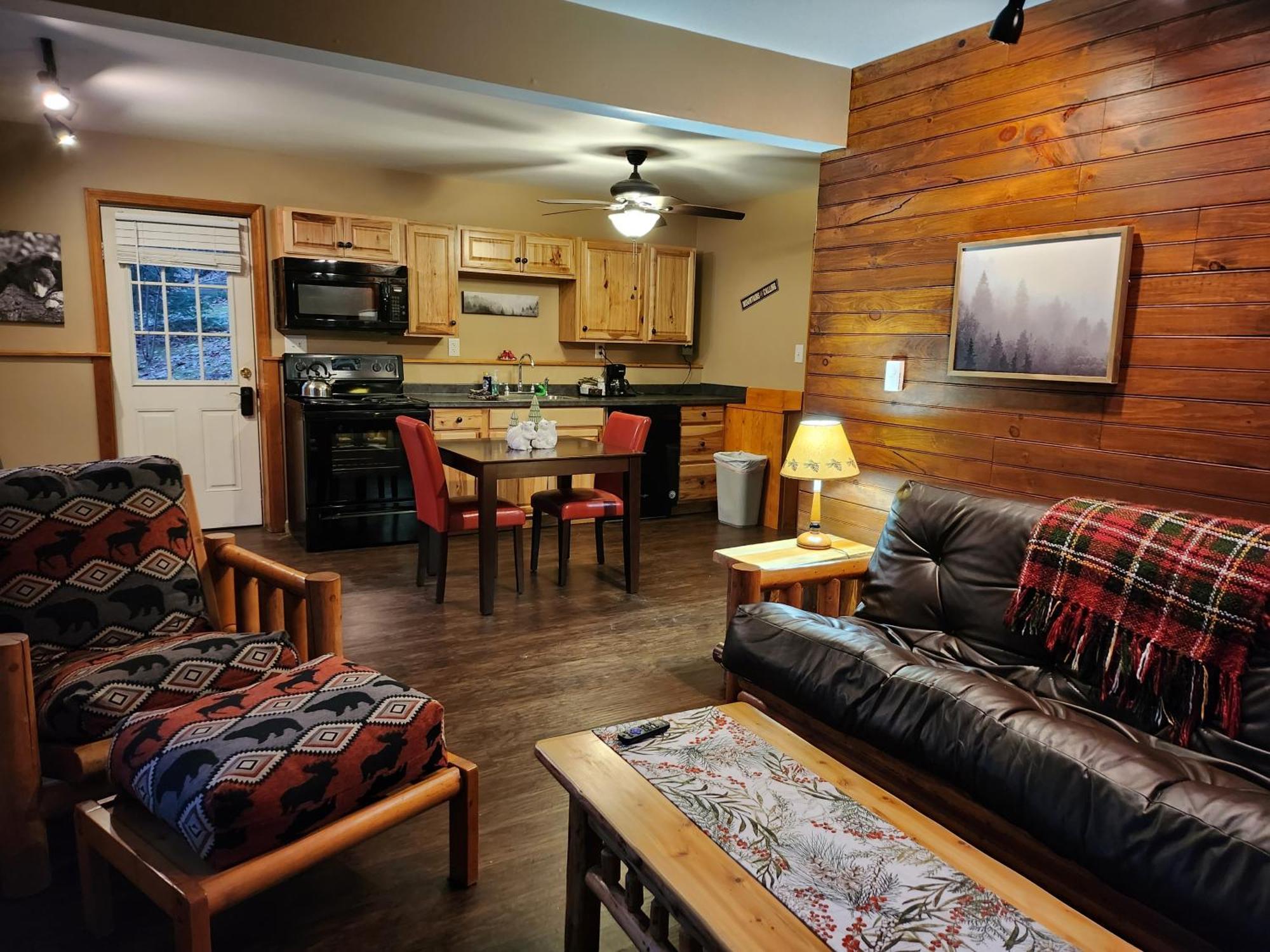 Adirondack Diamond Point Lodge เลคจอร์จ ภายนอก รูปภาพ
